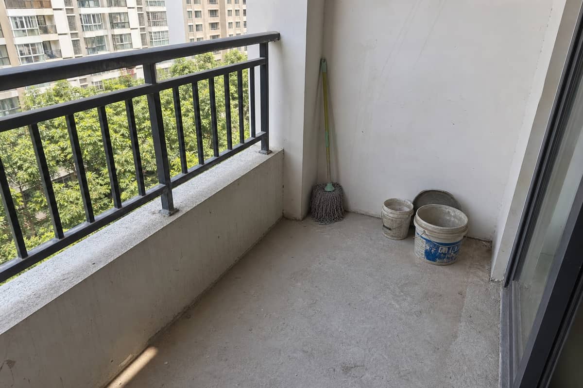 Empty balcony → Boho retreat — Before